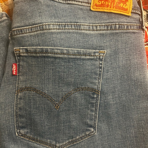 Levi’s - Picture 2 of 5